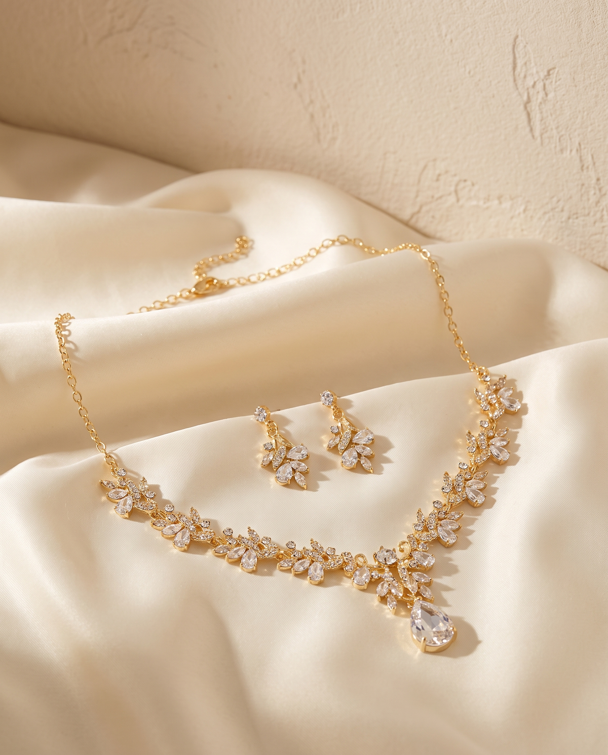 Le Foglie — Necklace & Earring Set — FYNX