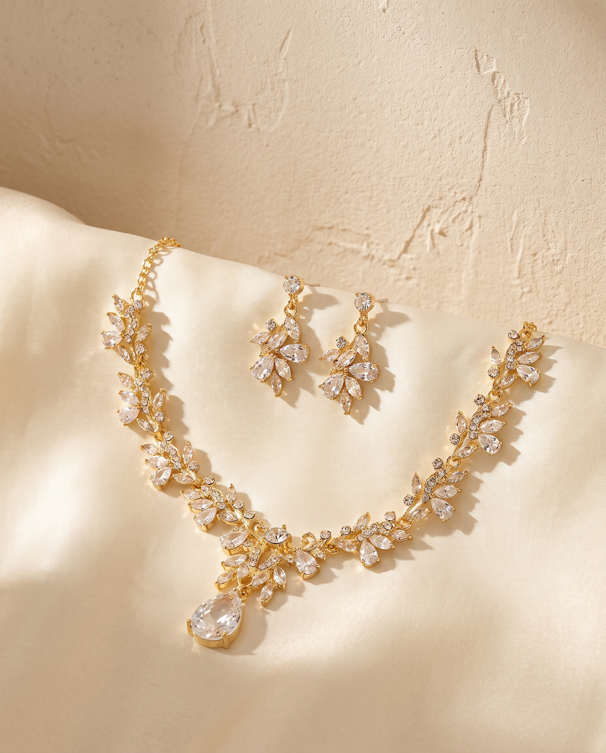 Le Foglie — Necklace & Earring Set — FYNX