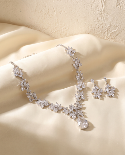 Le Foglie — Necklace & Earring Set — Silver — FYNX