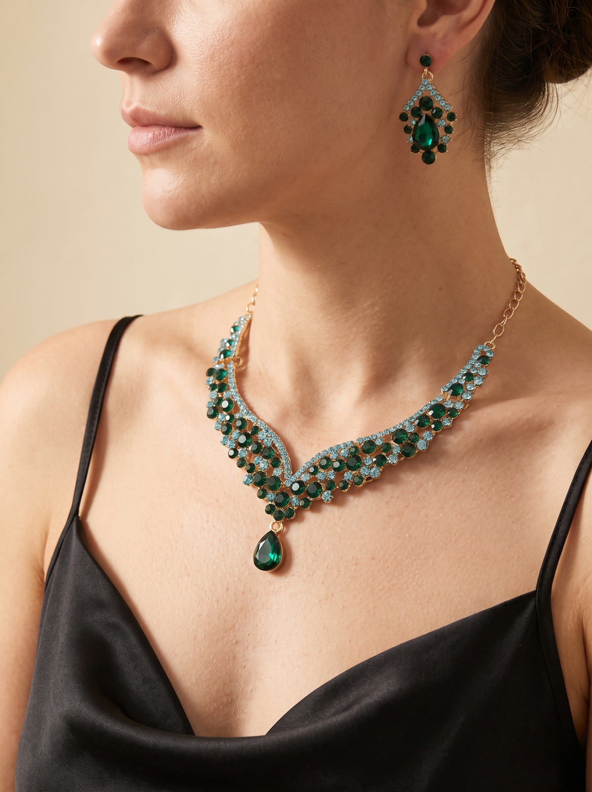 L'Onda statement necklace and earring set worn by a model — FYNX